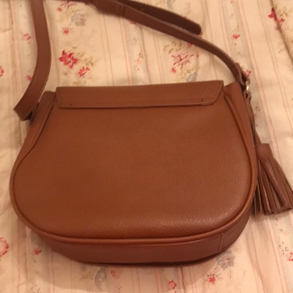 LIKE NEW messenger cross body - Picture 3 of 4